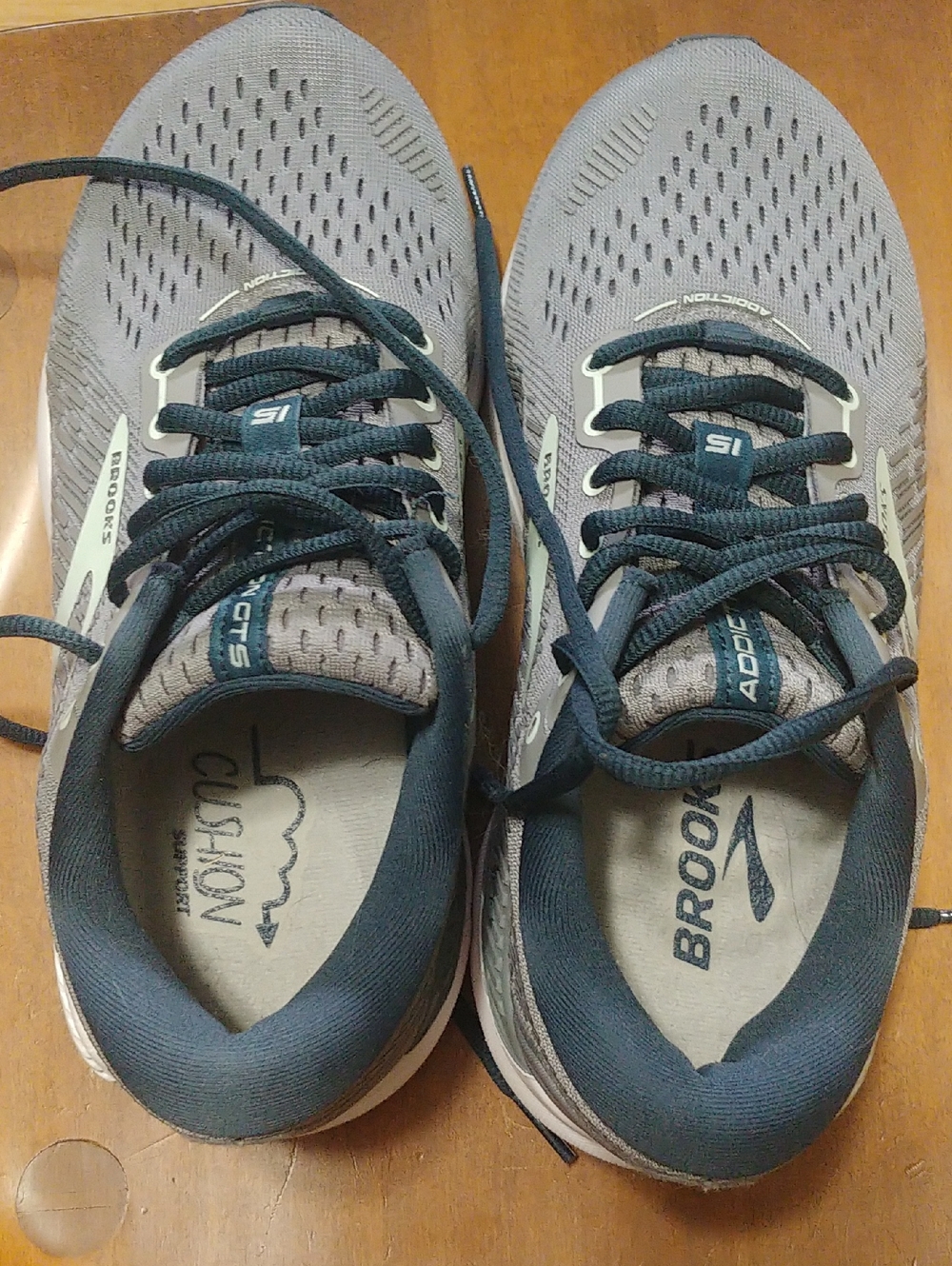 Brooks Men's Gray and Navy Running Shoes